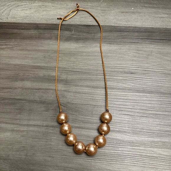 Chunky Gold pearl toddler/girl necklace - Picture 1 of 3